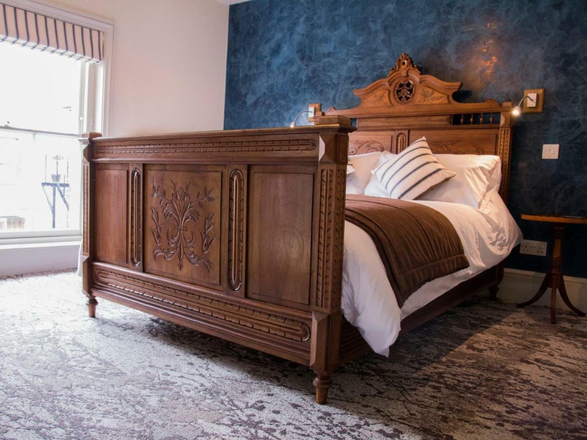 East Walls Hotel 4*